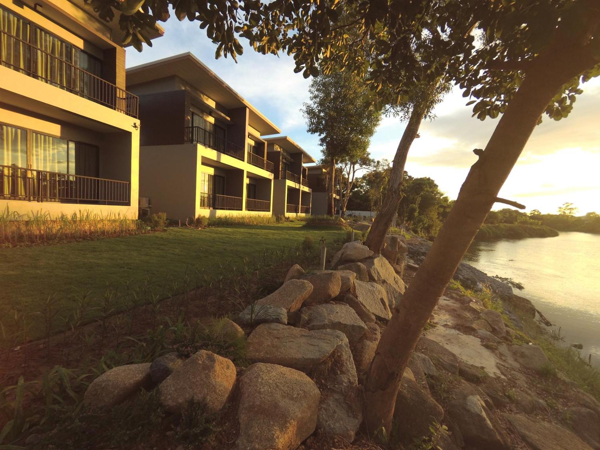 Riverawan Hotel Chanthaburi Exterior photo