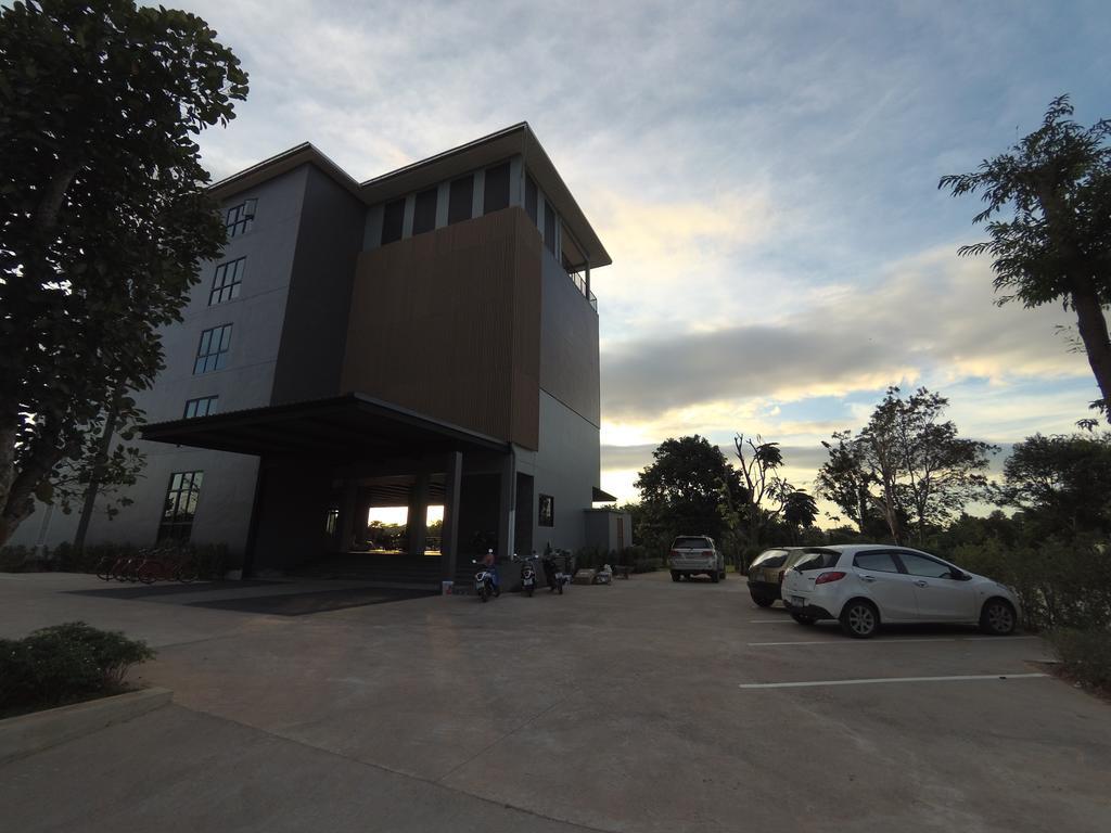 Riverawan Hotel Chanthaburi Exterior photo